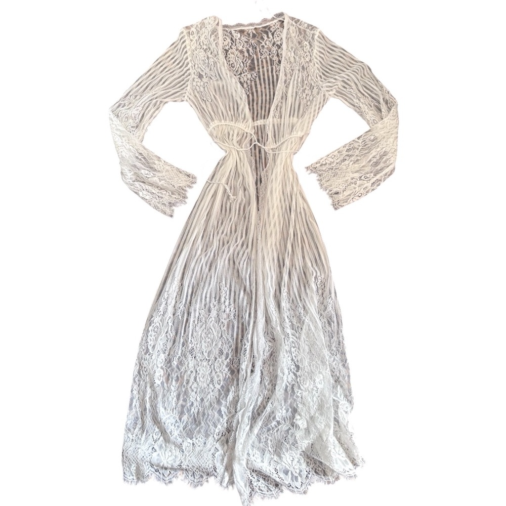 white lace duster